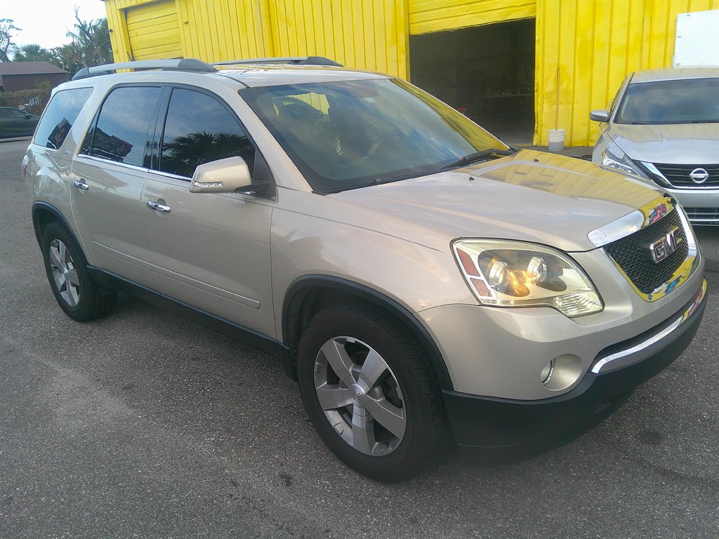 2011 GMC Acadia SL's photo